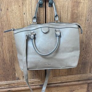 Khaki Nine West purse in Great Condition